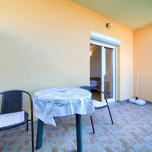 apartments-petra.primorje-gorskikotar.com/